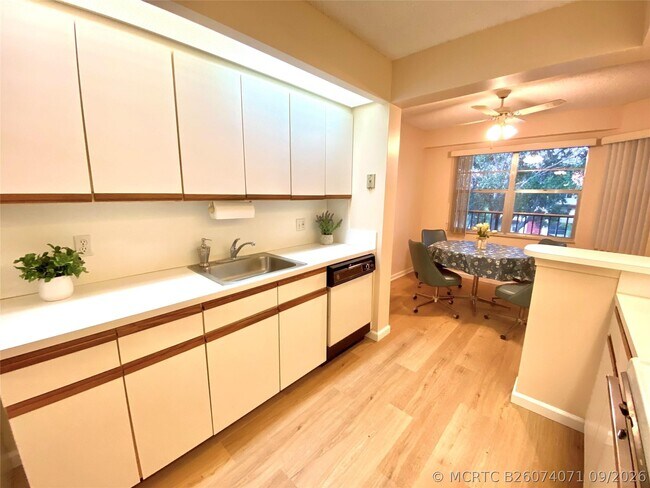 Foto del edificio - 1000 SW 128th Terrace