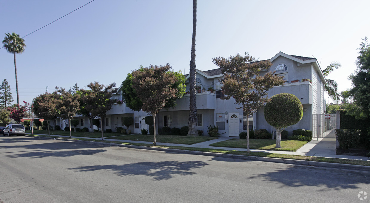 Primary Photo - Fairhaven Heights Apartments