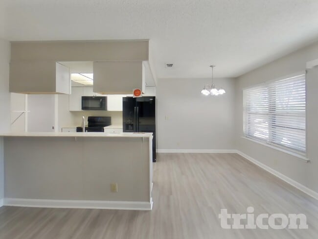 Building Photo - 7815 Melbury Forest