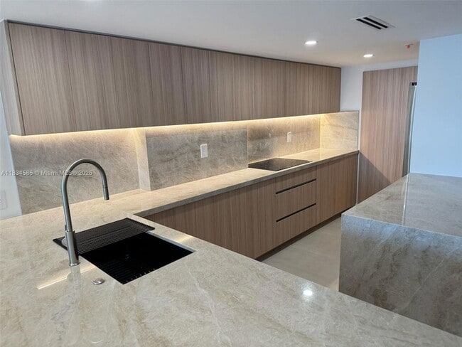Photo - 1717 N Bayshore Dr Apartment
