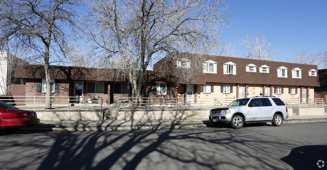 Building Photo - Gao Homes