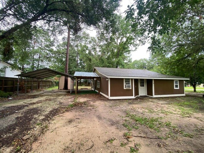 Building Photo - 21197 Live Oak St