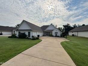 Building Photo - 114 Coventry Ln
