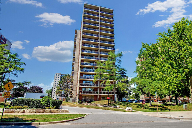 Building Photo - Surrey Lane Apartments