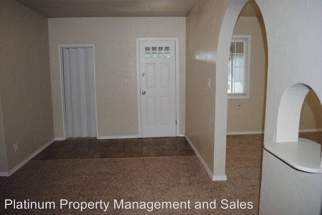 Building Photo - 541 S Walker Ave