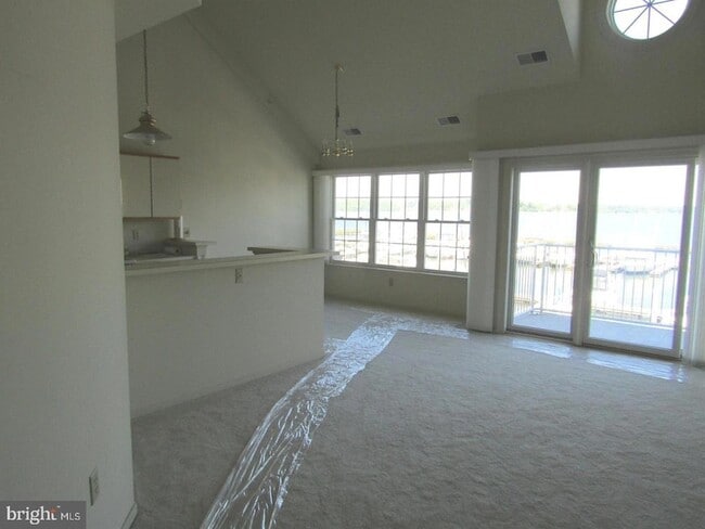 Building Photo - 82 Fountain St