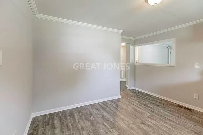 Foto del edificio - 921 Cantwell St