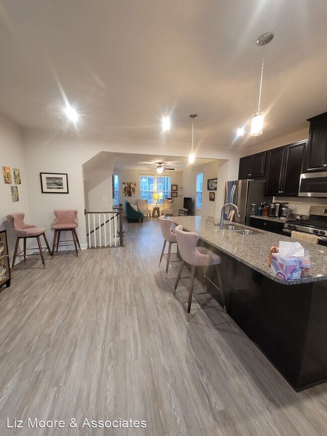 Building Photo - 3 br, 2.5 bath House - 529 Crofton Village...