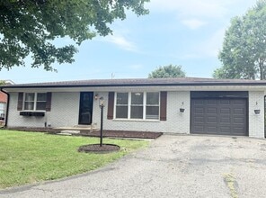 Building Photo - 667 Parkwood Dr