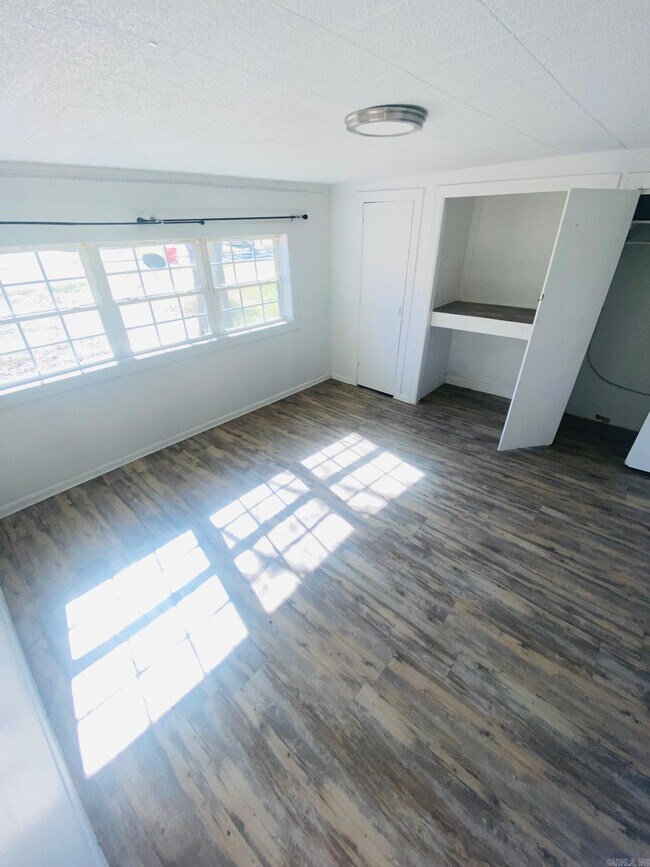 Foto del edificio - 309 Roosevelt Cir