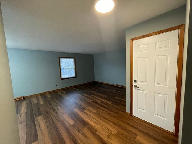 Building Photo - 1305 E Scovill St