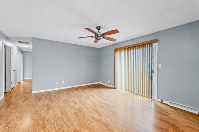 Building Photo - 615 E Colorado Ave