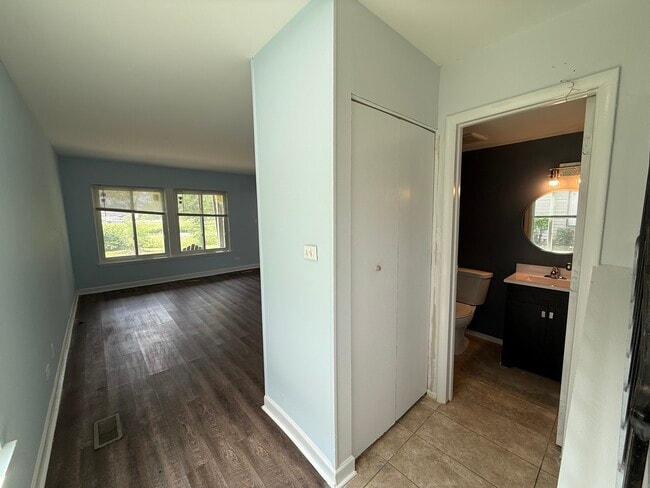 Foto del edificio - 7526 Bristol Ln