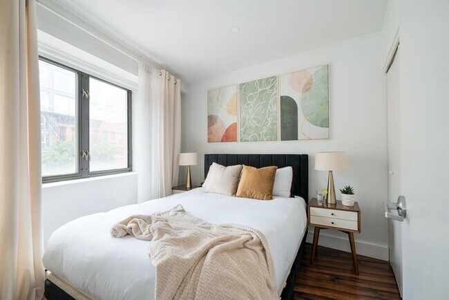 Building Photo - 809-3A 1BR Columbus Circle Elevator W/D