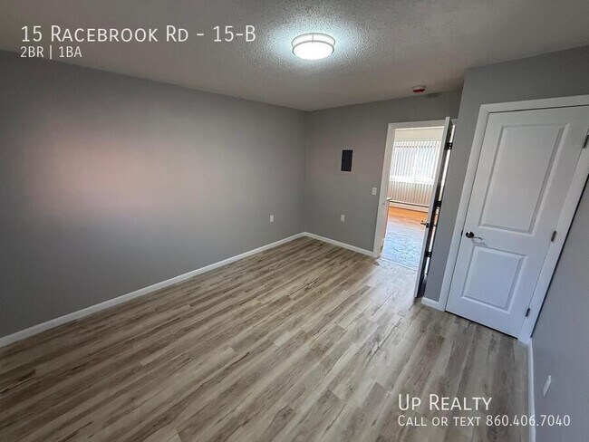 Foto del edificio - 15 Racebrook Dr