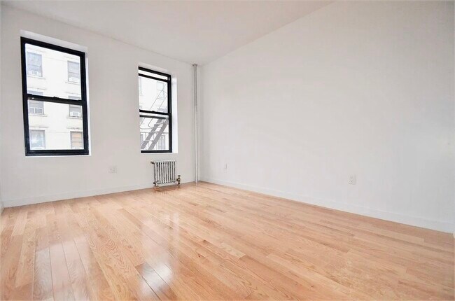 Building Photo - 517 W 161st St