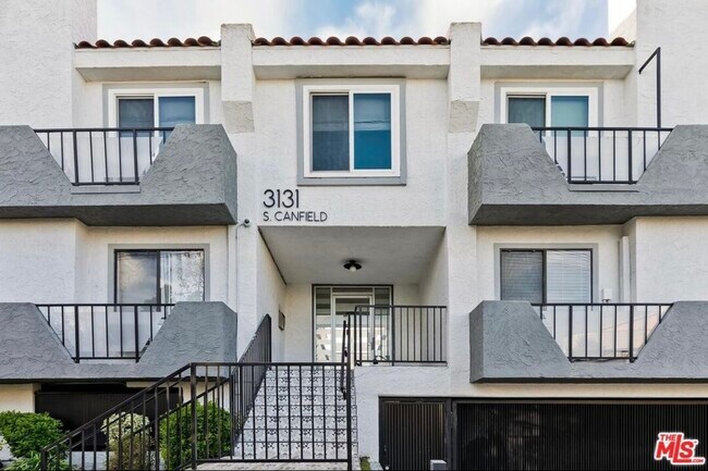 Foto del edificio - 3131 S Canfield Ave