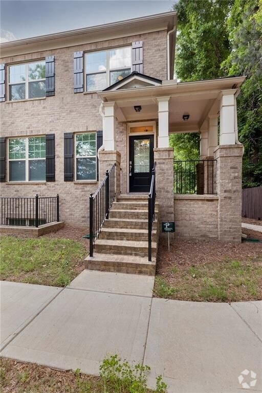 Creatwood Forrest Apartments for Rent with a Swimming Pool Smyrna, GA