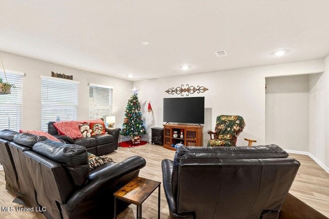 Building Photo - 1086 Enclave Cir