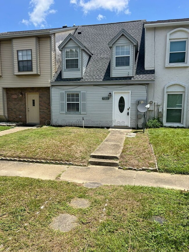 Building Photo - 8410 Williamsburg Cir