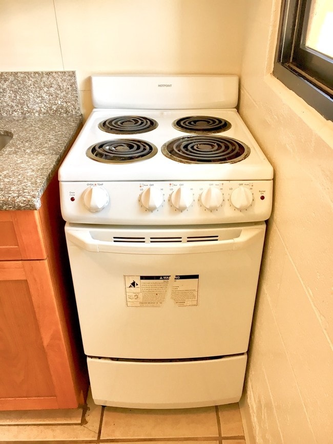 Building Photo - 245 Iolani Ave