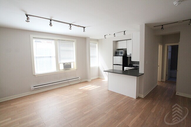 Foto del edificio - 511 W Belmont Ave