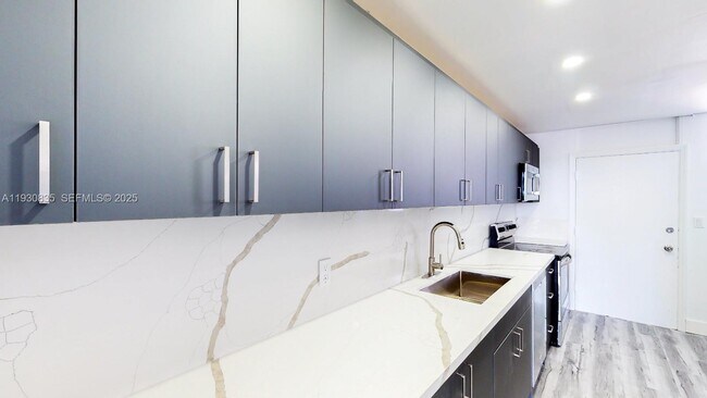 Foto del edificio - 3660 NE 166th St