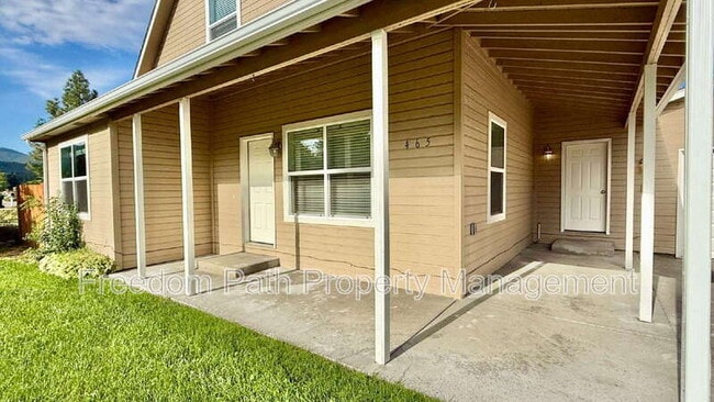 Building Photo - 465 N Elm Rd