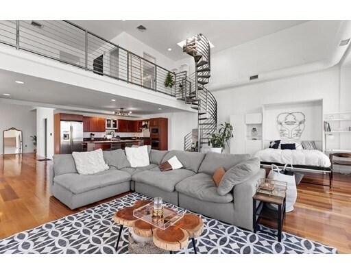 Primary Photo - 10 Ocean Ave
