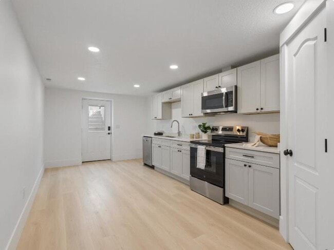 Building Photo - 636 N 1280 E