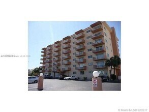 Building Photo - 2200 E Hallandale Beach Blvd
