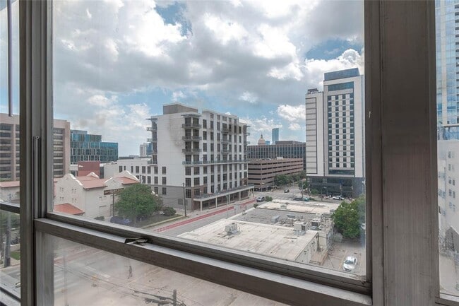 Building Photo - 1800 Lavaca St