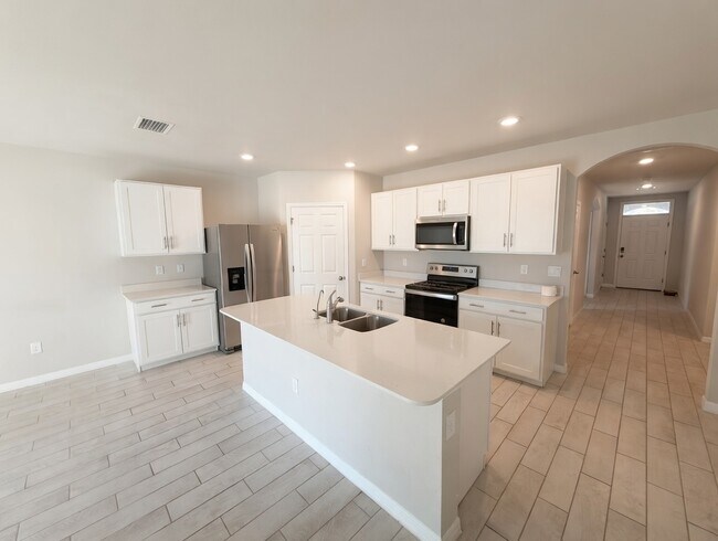 Foto del edificio - 20570 Charles St