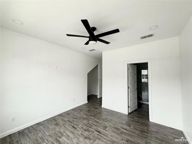 Foto del edificio - 5401 N Crown Point