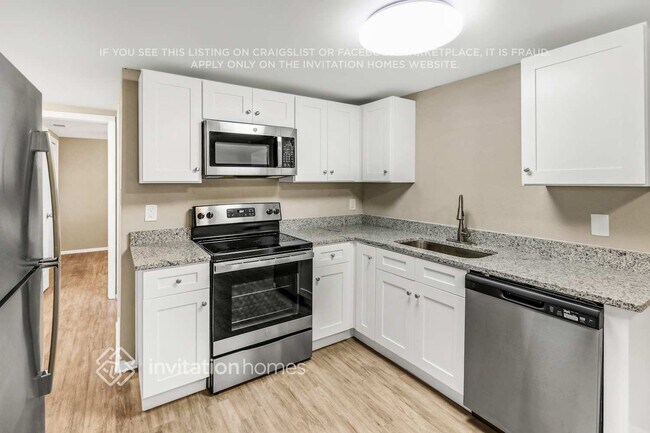 Foto del edificio - 9410 Rainbow Ln