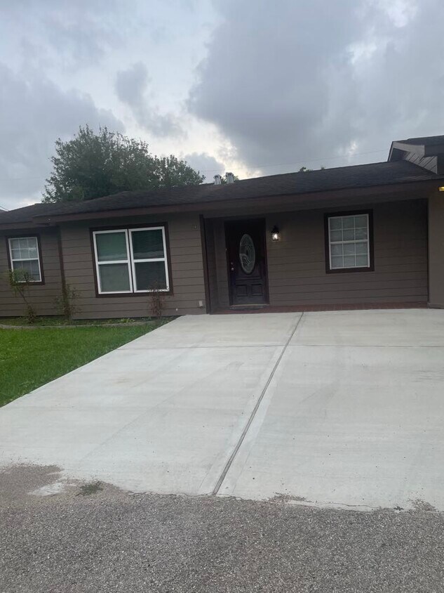 Foto principal - 2413 9th Ave N