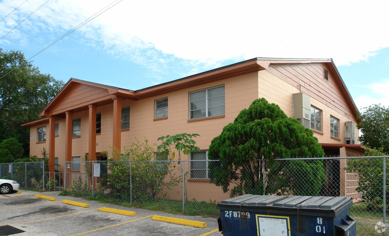 Building Photo - 3618 W Rogers Ave