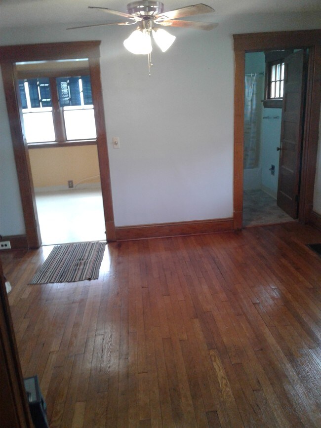 Foto del edificio - 17405 Woodford Ave