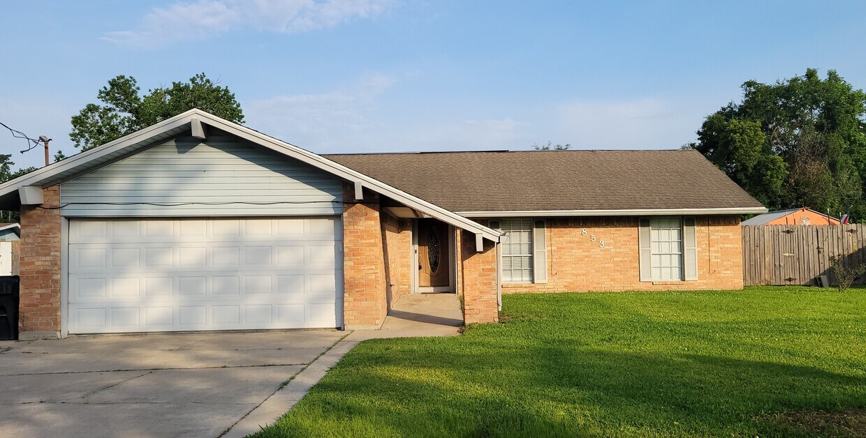 853 Sharp St, Bridge City, TX 77611 House for Rent in Bridge City, TX