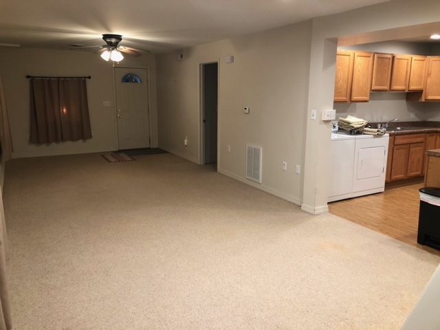 Living/Dining - 1308 W Green St