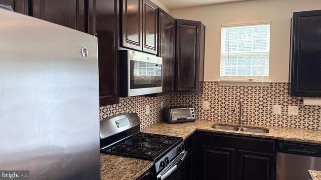 Building Photo - 46159 Seabiscuit Ct