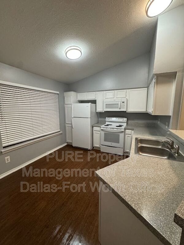 Photo - 810/203 Castleglen Drive House