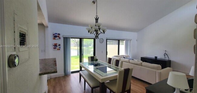 Foto del edificio - 2962 NW 109th Ave