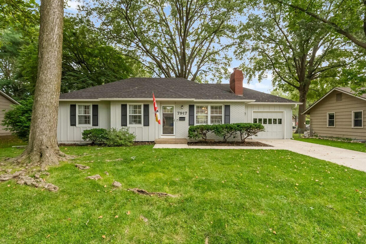 Foto principal - 7917 W 92nd Pl