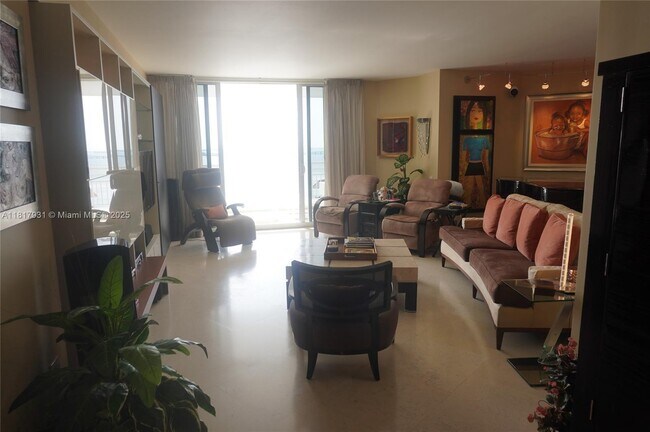 Foto del edificio - 808 Brickell Key Dr