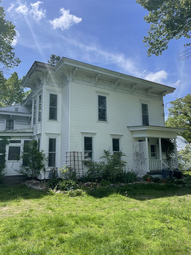Primary Photo - 89 Riverside Dr