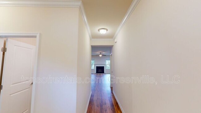 Building Photo - 301 Mercer Dr