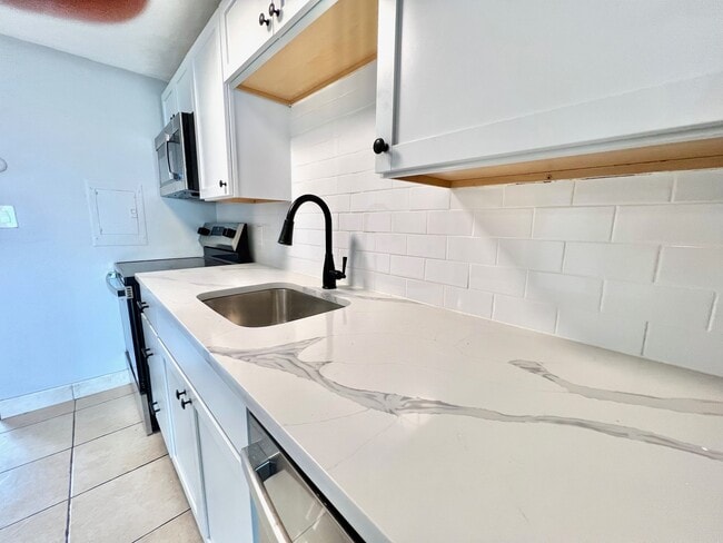 Cocina - 45 Revere Beach Blvd