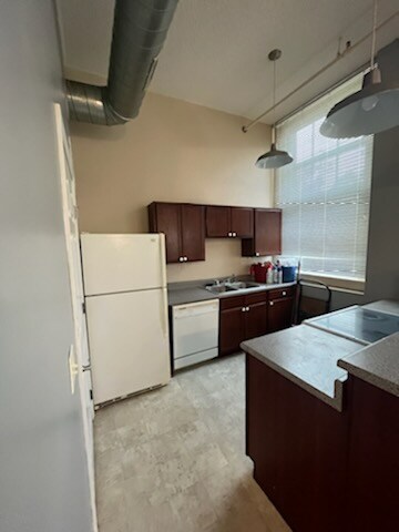 Building Photo - 720 J St