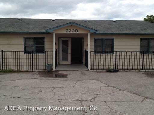 Primary Photo - 2220 E Foothills Dr